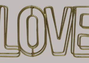 Love Buchstaben gold