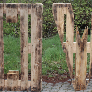 love Buchstaben holz