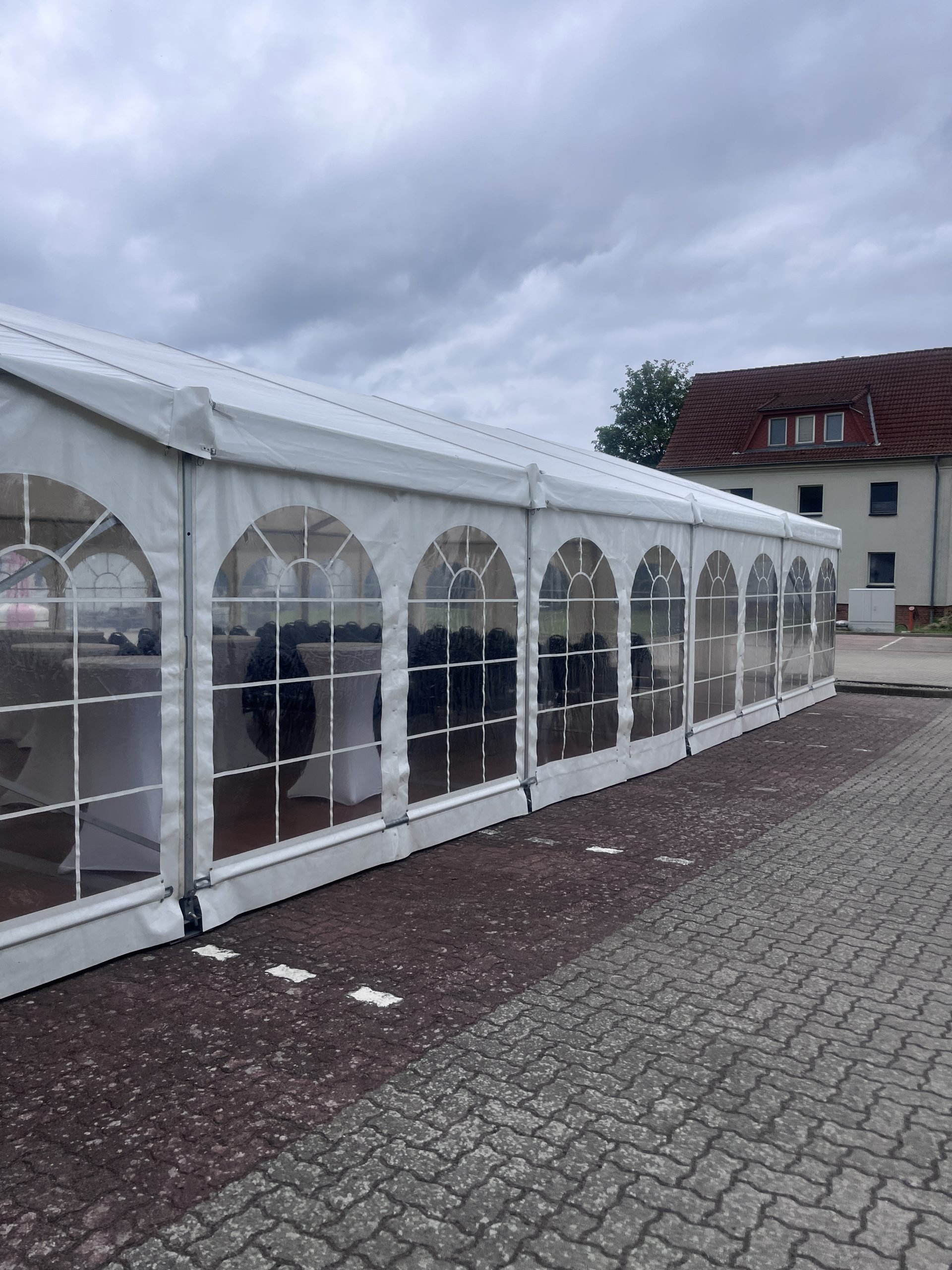 Festzelt 8x6m mit Kassettenboden – Bild 2