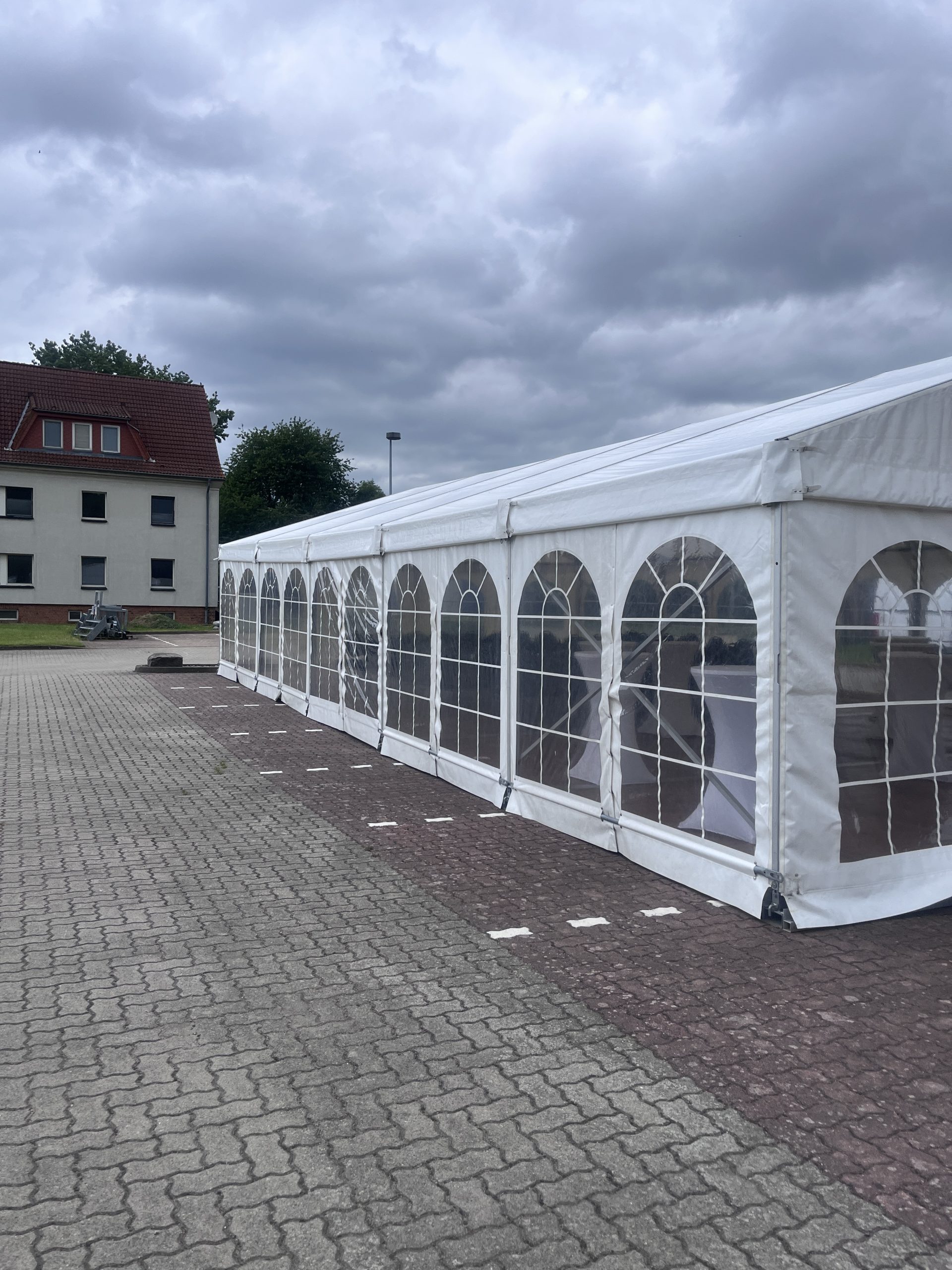 Festzelt 8x6m mit Kassettenboden – Bild 3
